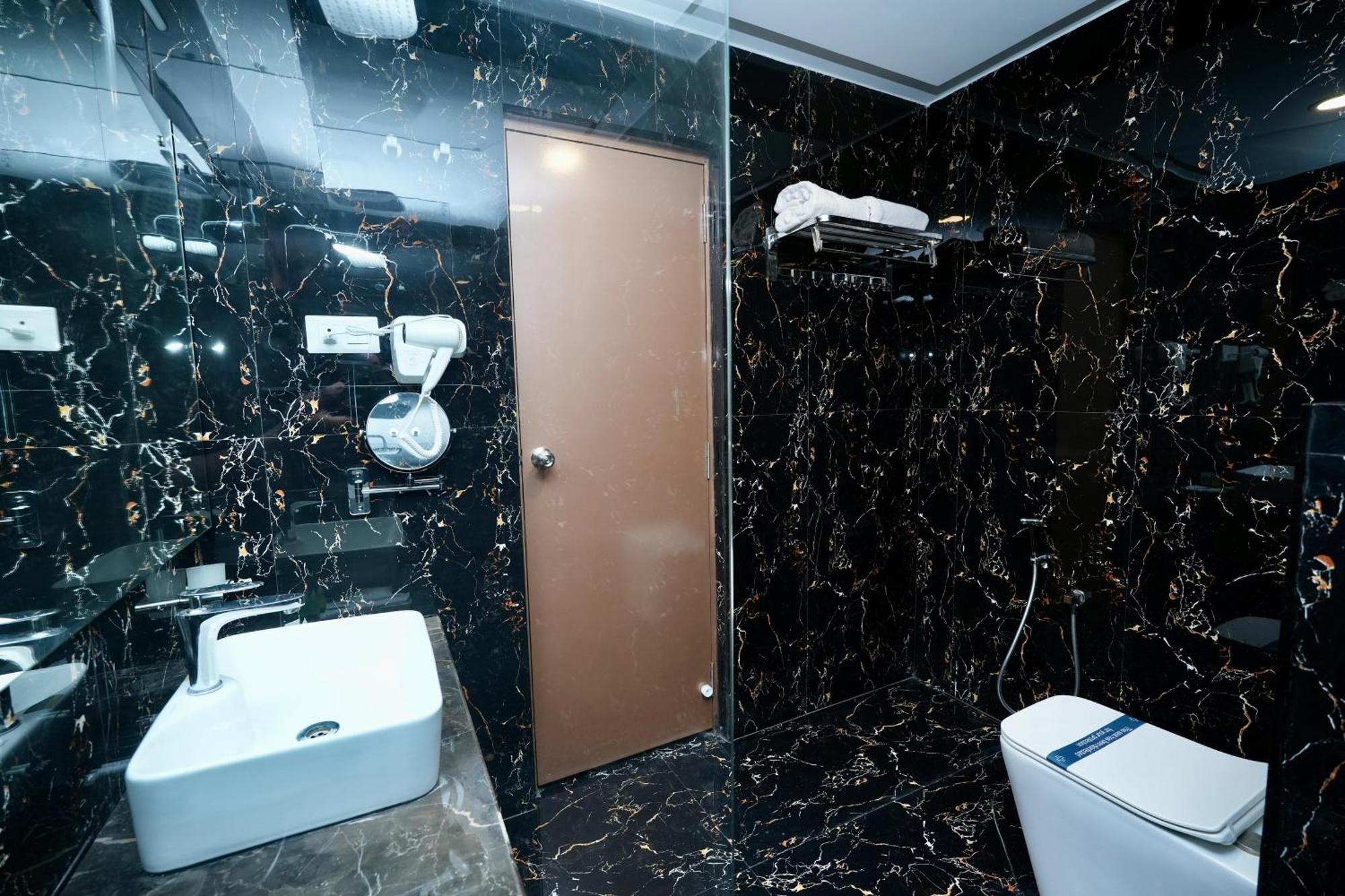 Le Royale Palace Karaikal Εξωτερικό φωτογραφία