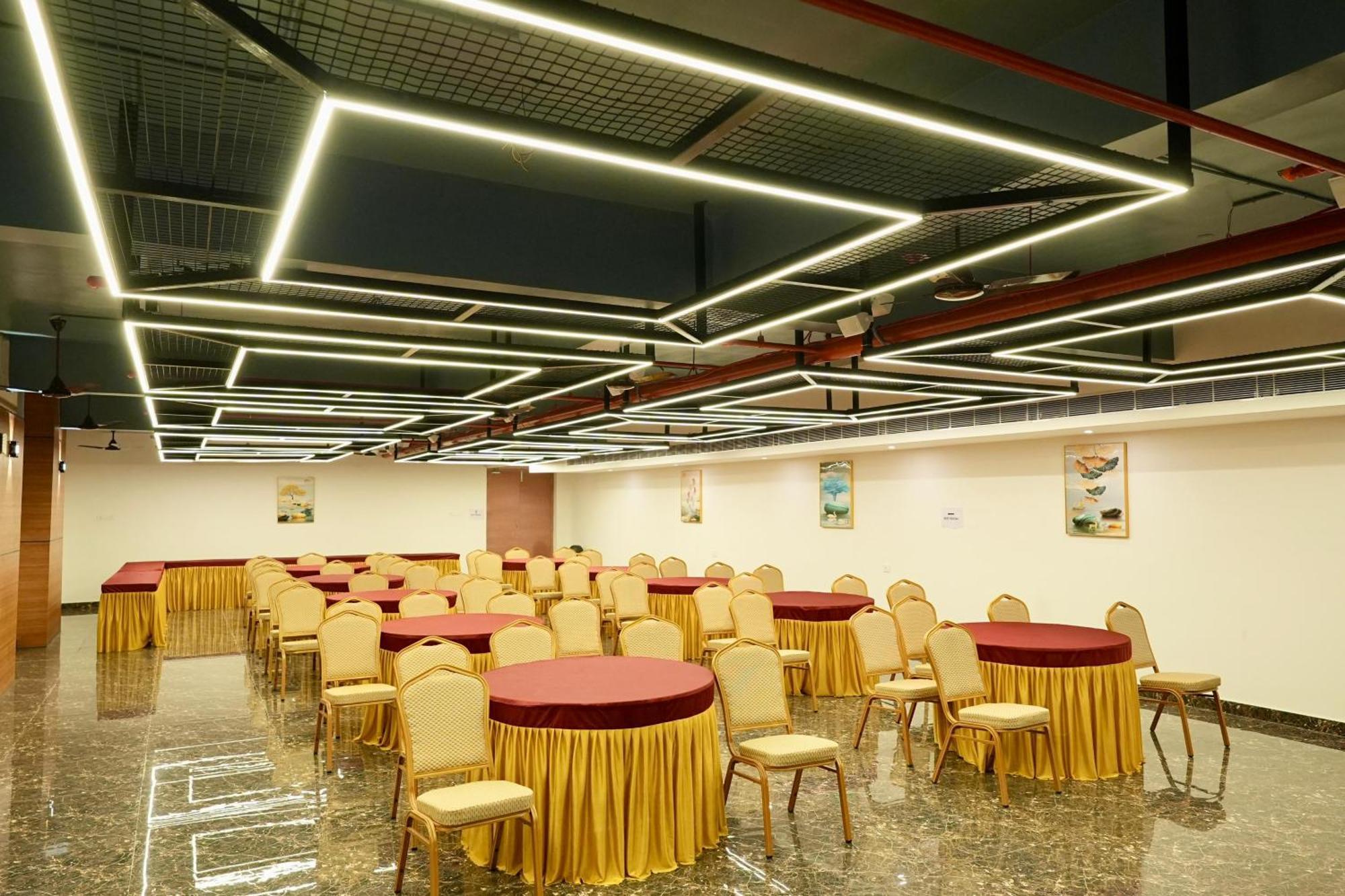Le Royale Palace Karaikal Εξωτερικό φωτογραφία