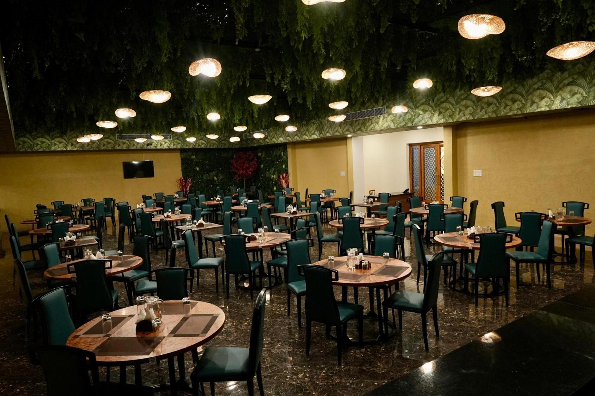 Le Royale Palace Karaikal Εξωτερικό φωτογραφία