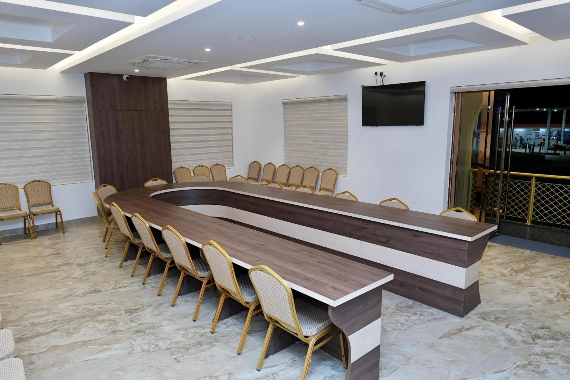 Le Royale Palace Karaikal Εξωτερικό φωτογραφία