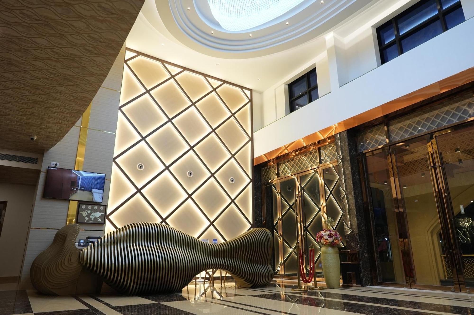 Le Royale Palace Karaikal Εξωτερικό φωτογραφία