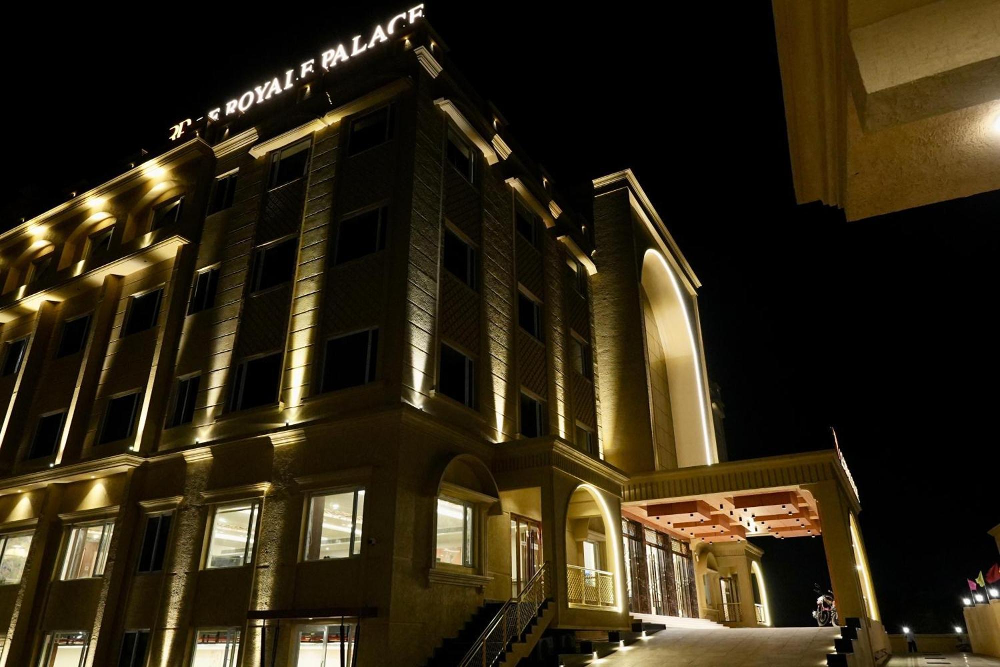 Le Royale Palace Karaikal Εξωτερικό φωτογραφία