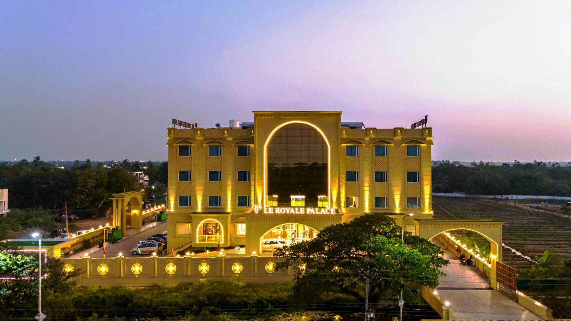 Le Royale Palace Karaikal Εξωτερικό φωτογραφία